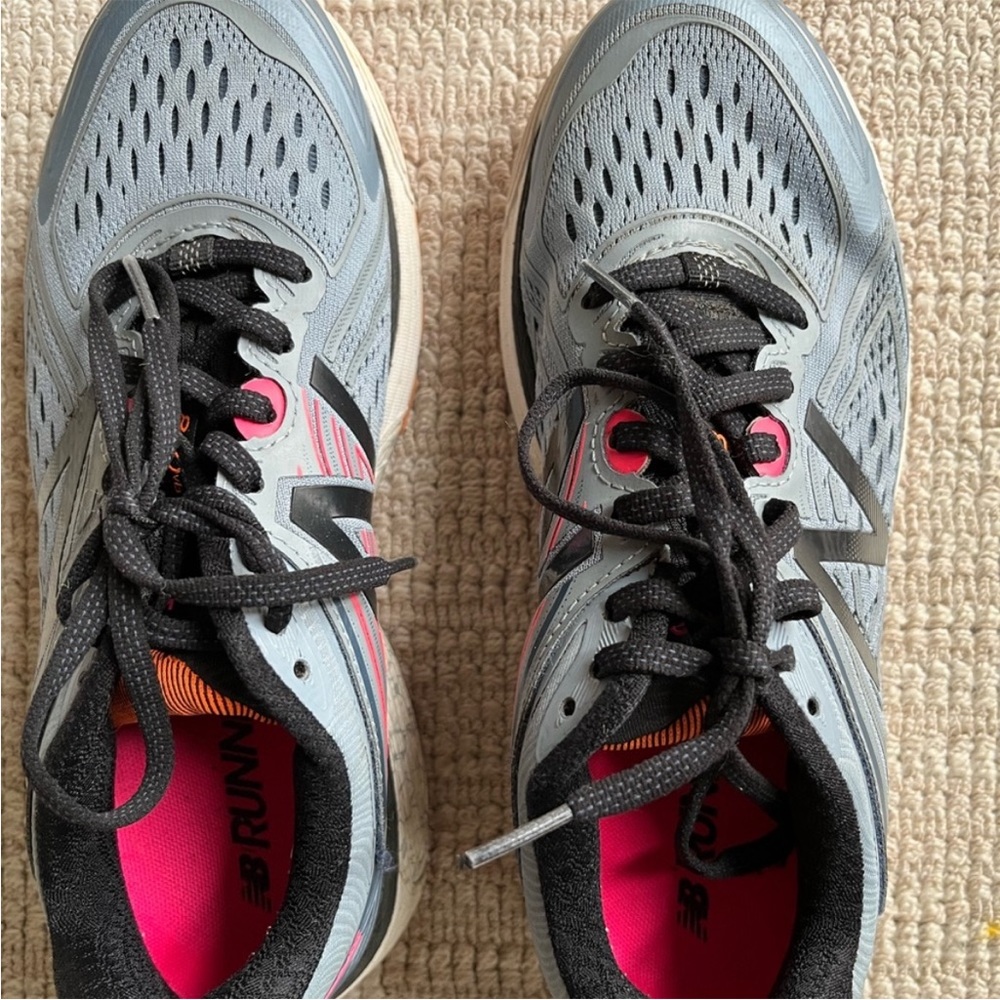 NEW BALANCE 860/v8 sneakers SZ 6.5